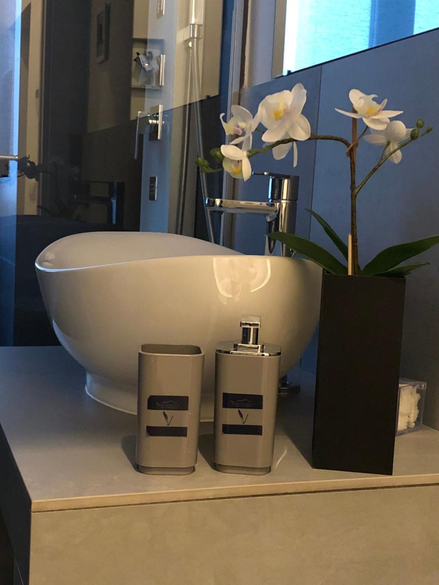 Vesucharme Suite Luxury Room Наполи Стая снимка