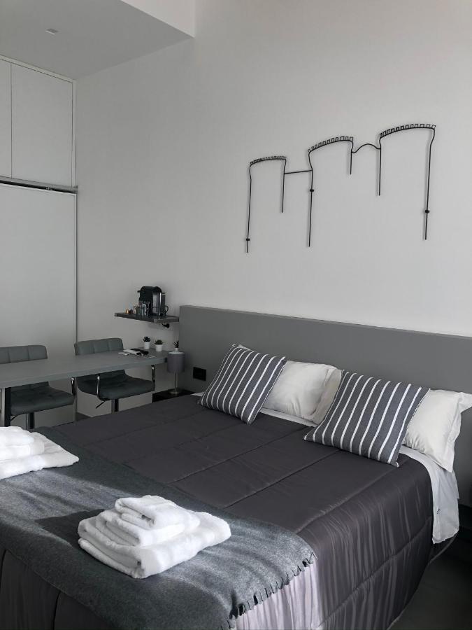 Vesucharme Suite Luxury Room Наполи Екстериор снимка