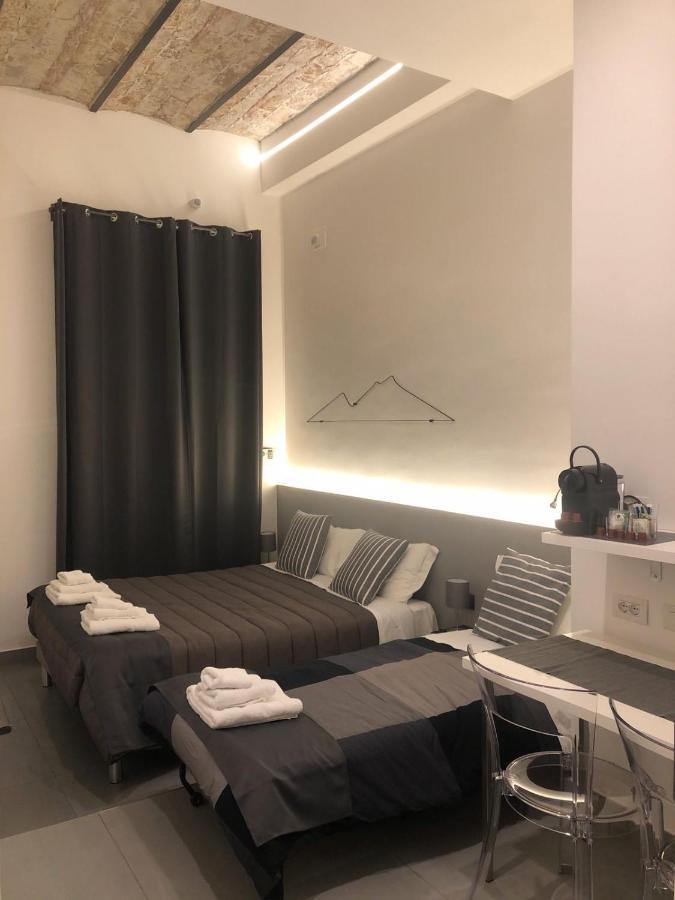 Vesucharme Suite Luxury Room Наполи Екстериор снимка