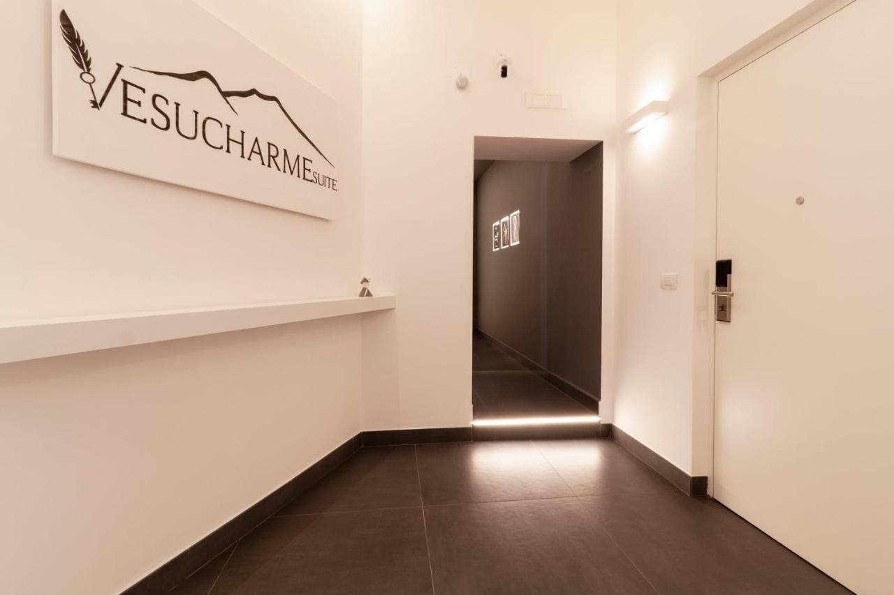 Vesucharme Suite Luxury Room Наполи Екстериор снимка